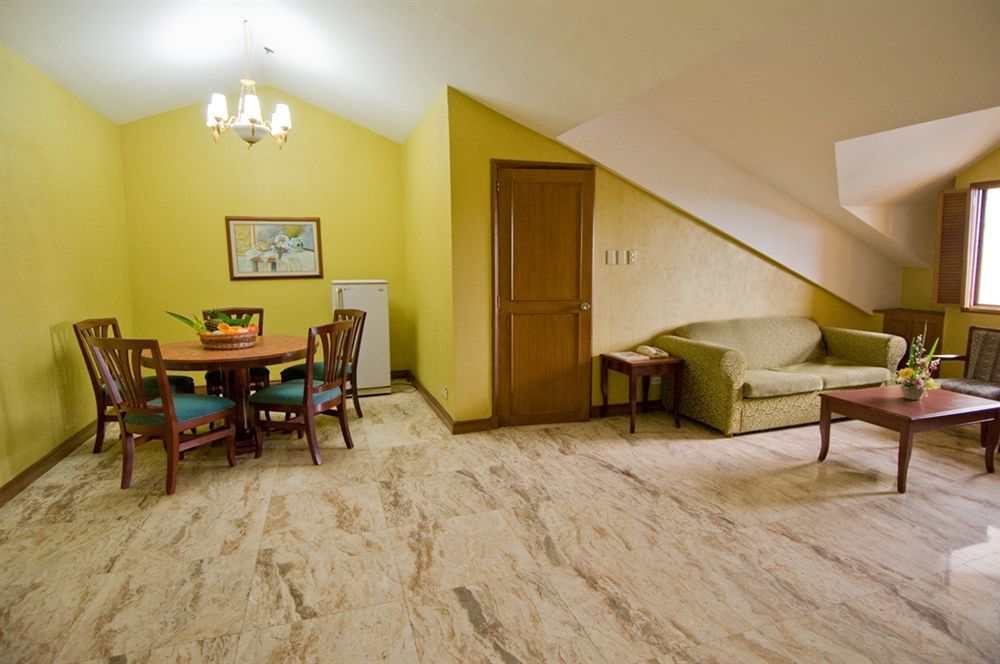 Sunrise Holiday Mansion Tagaytay City Екстер'єр фото