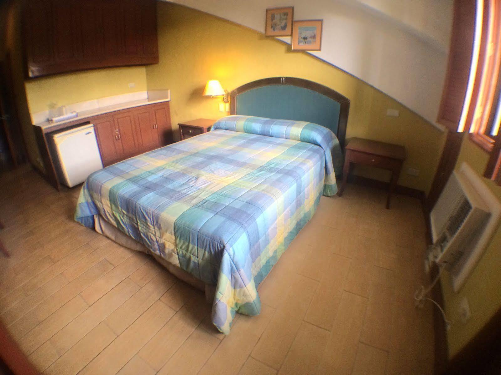 Sunrise Holiday Mansion Tagaytay City Екстер'єр фото